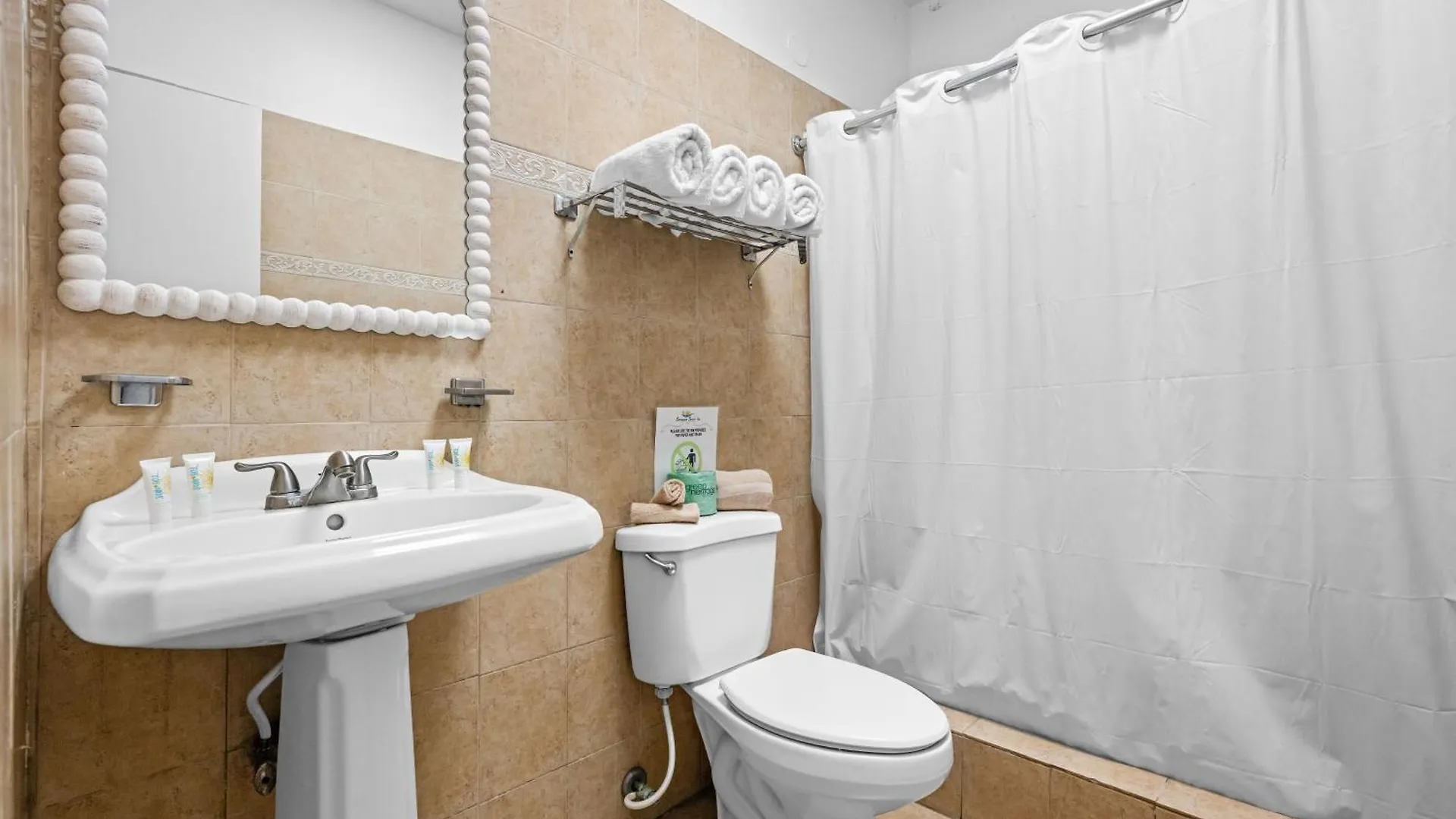 Borinquen Beach Inn San Juan