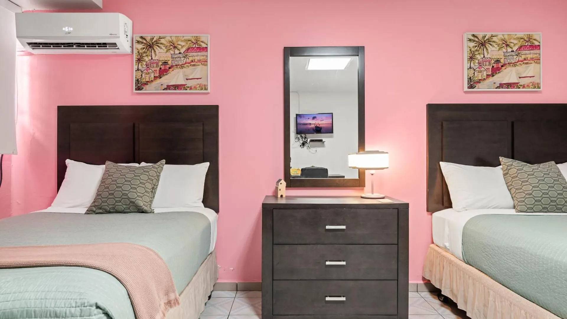 Borinquen Beach Inn San Juan 2*,